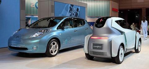 Nissan Leaf andGlider
