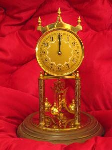Gold clock picture