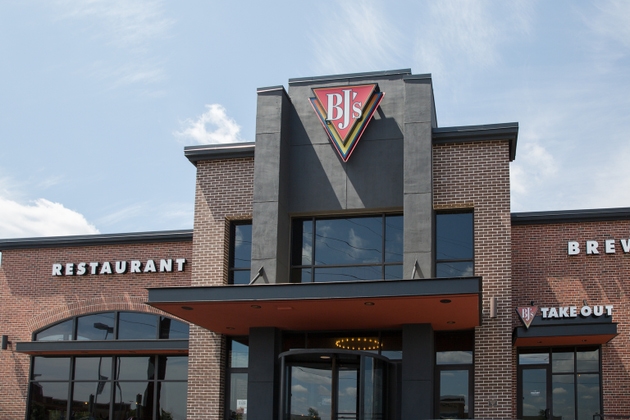 Entrance to BJ"s Brewhouse restaurant front