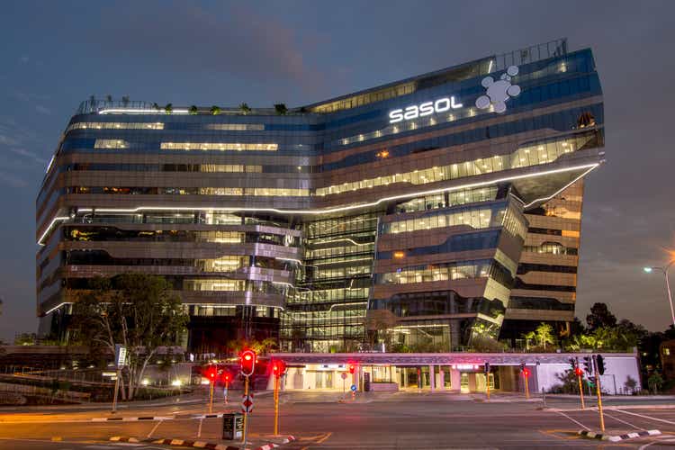 Sasol Head Quarters in Sandton, Johannesburg at night, designed by Paragon Architects