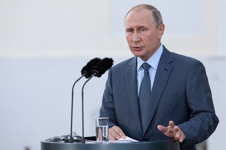 Merkel And Putin Meet At Schloss Meseberg
