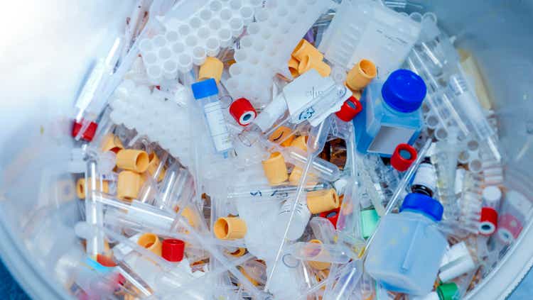 Medical hazardous laboratory waste
