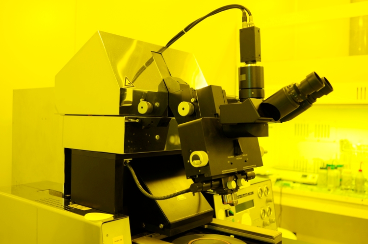 Semiconductor photo lithography equipment