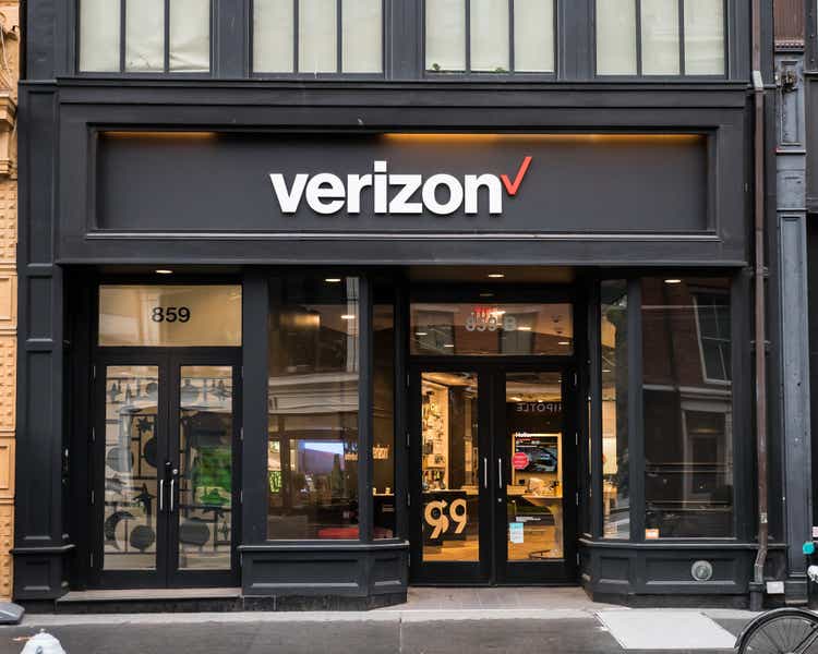 April 18, 2018 - New York City, USA. Verizon store located in Manhattan.