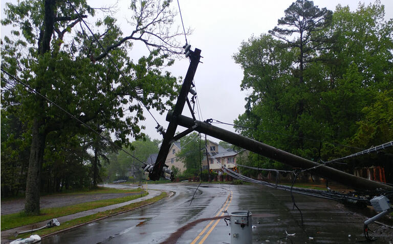 Hurricane Ida knocks out 2,000 miles of Entergy's high-voltage lines