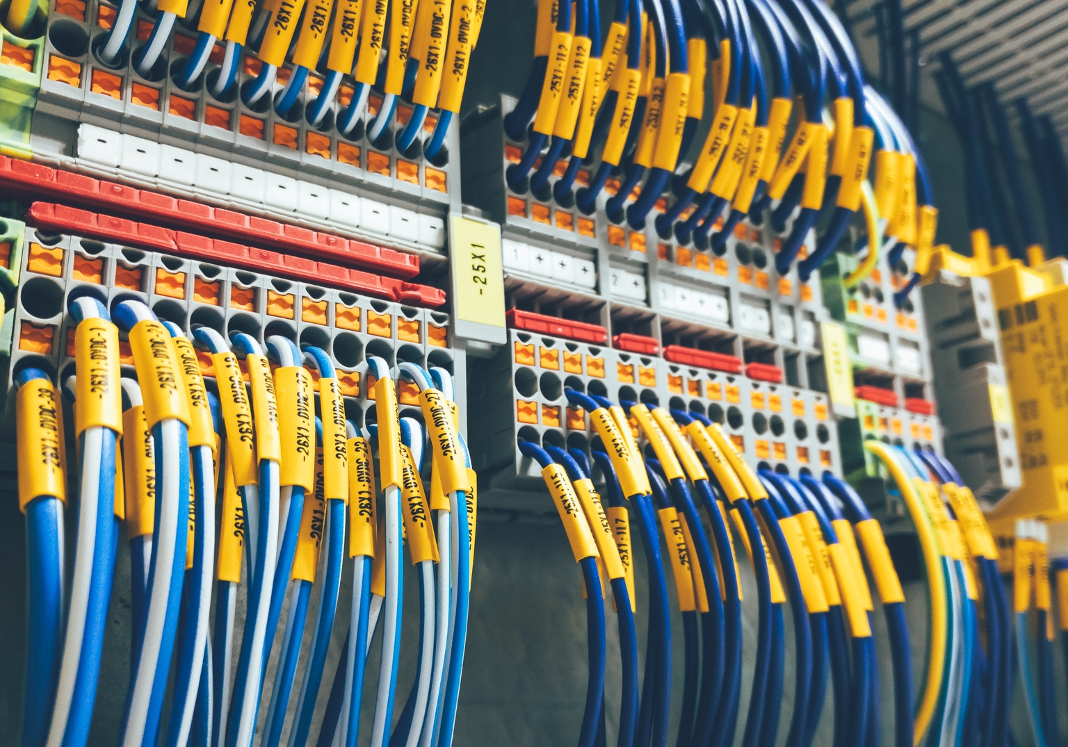TE Connectivity: Solid Q3 Beat, But Low AI Mix And CPO Threat Keep Me On The Sidelines