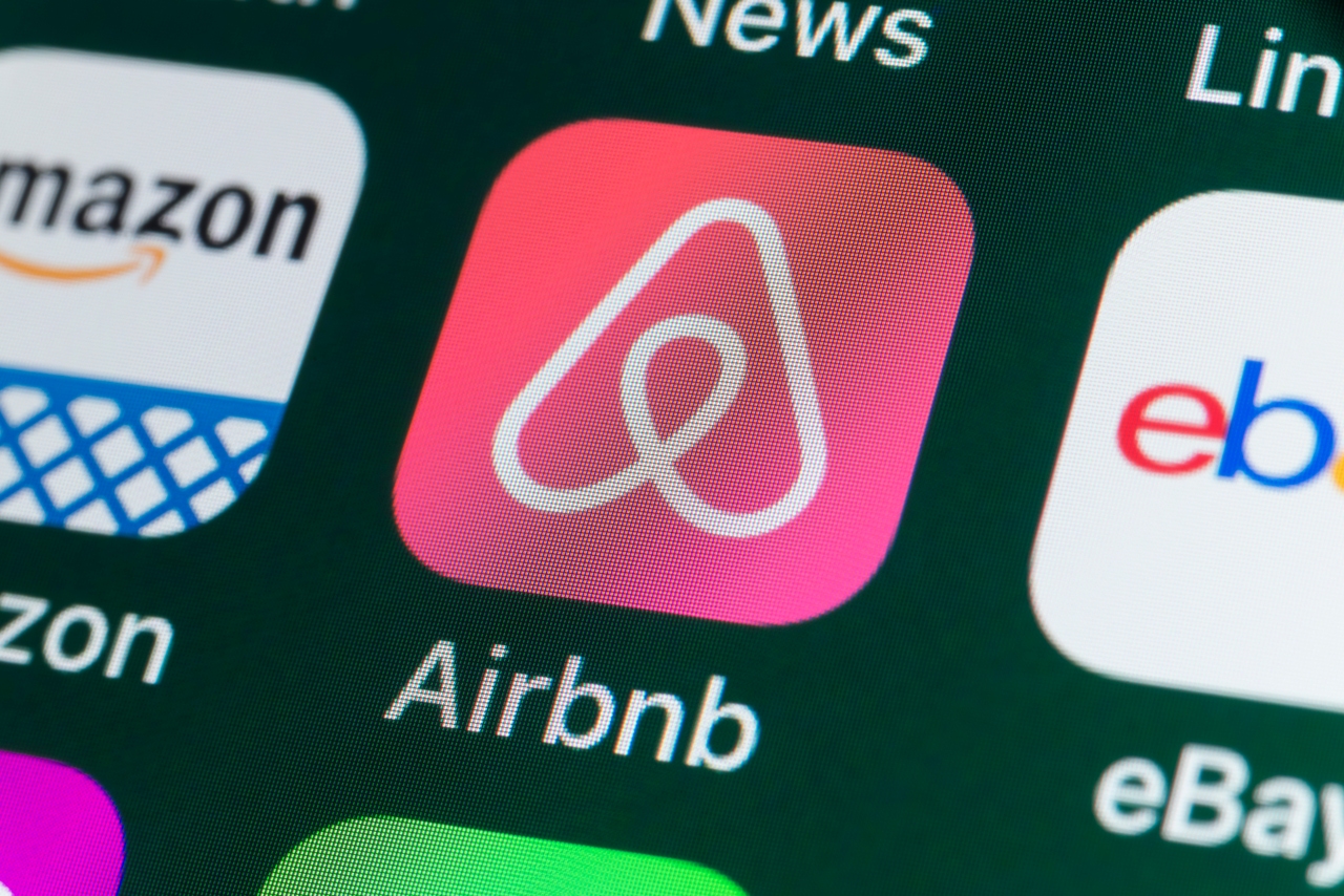 Airbnb: Expect New Services & Experiences To Drive Incremental Bookings  Growth | Seeking Alpha