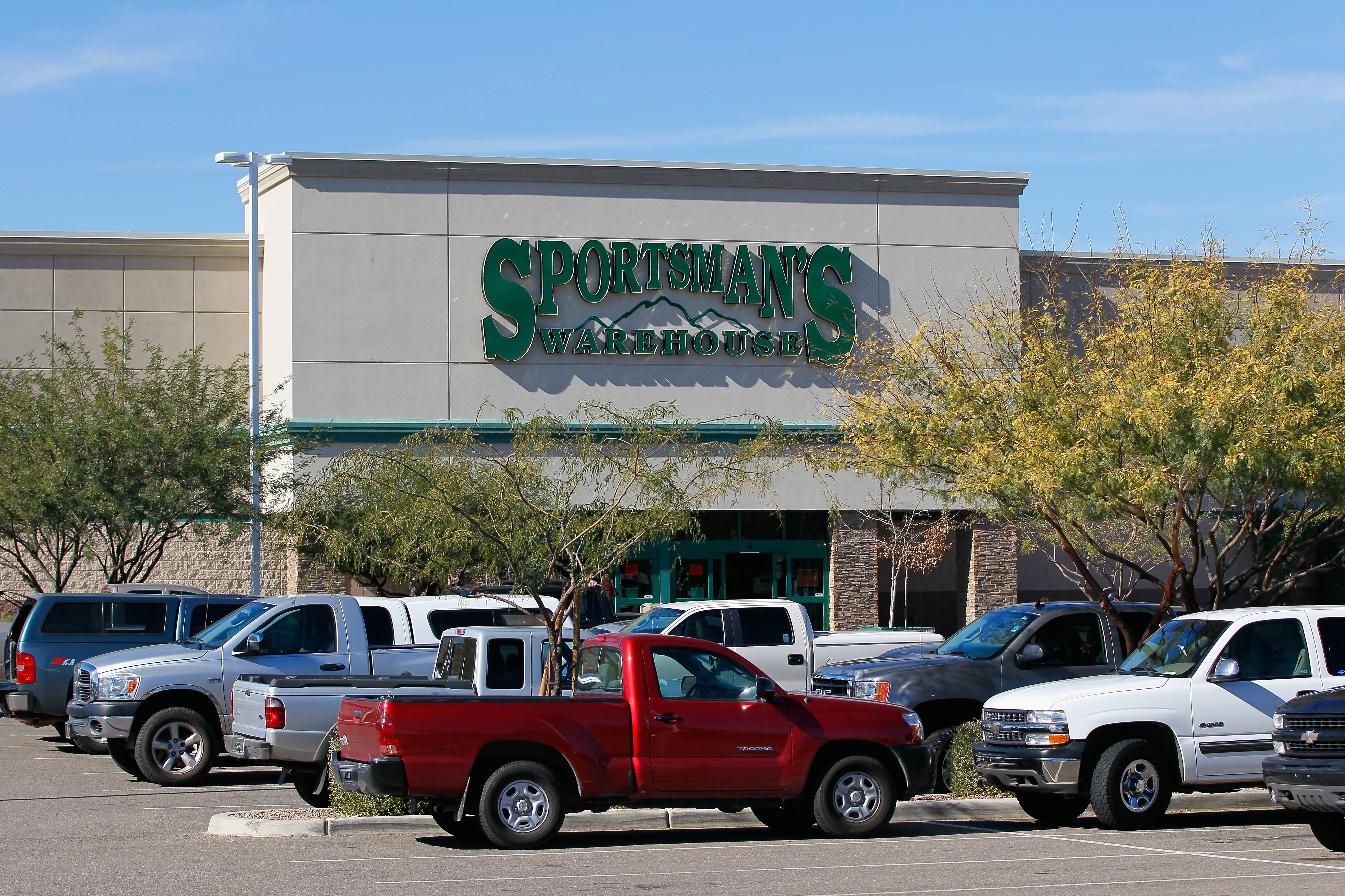 Sportsman's warehouse outlet stock