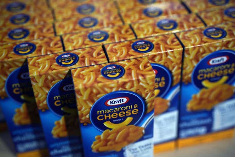 Kraft Heinz Passes Out Free Food To Furloughed Workers In Washington DC