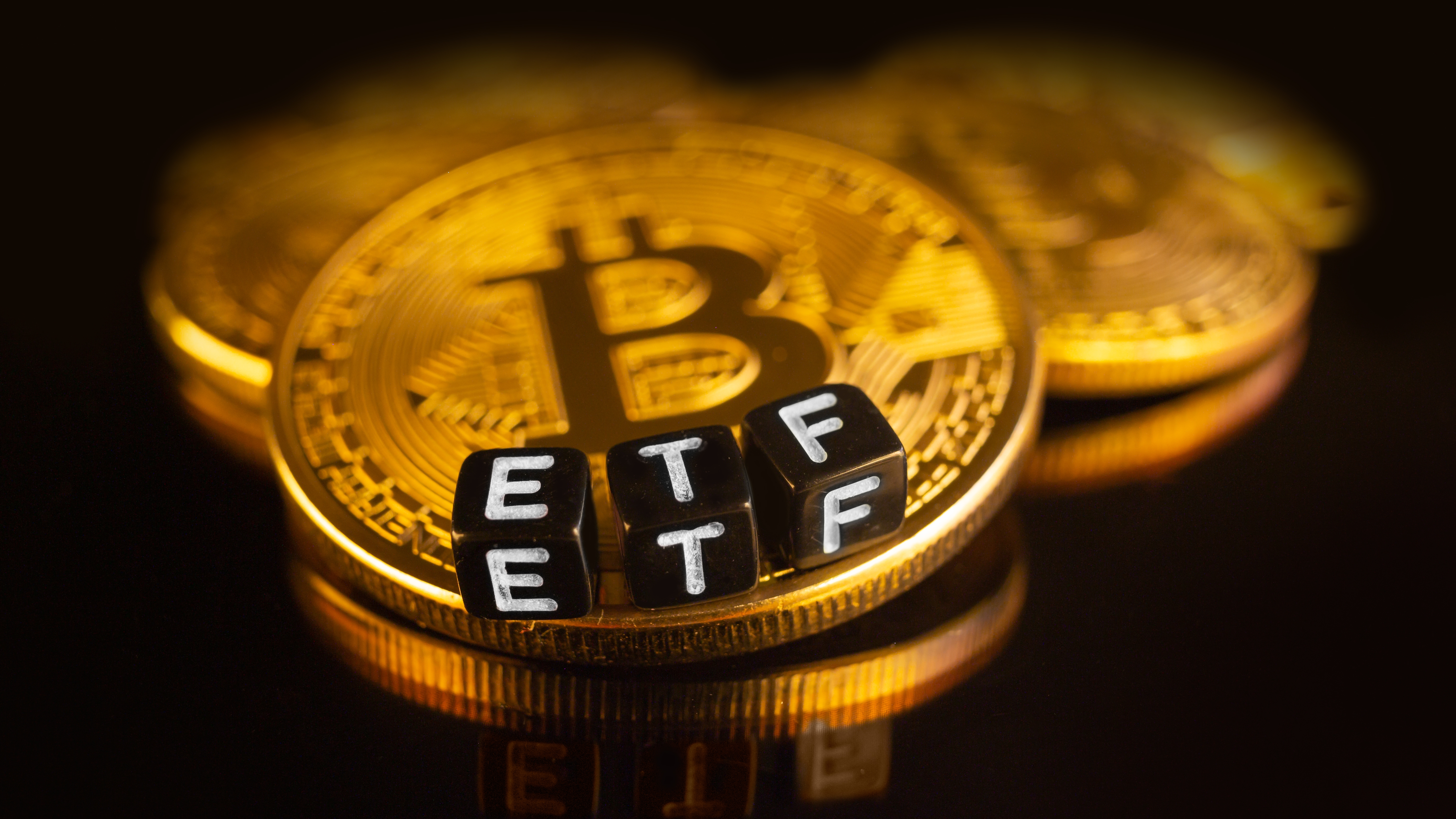 Grayscale Bitcoin Trust: Sell Into The Bitcoin Spot ETF Hype (GBTC) |  Seeking Alpha