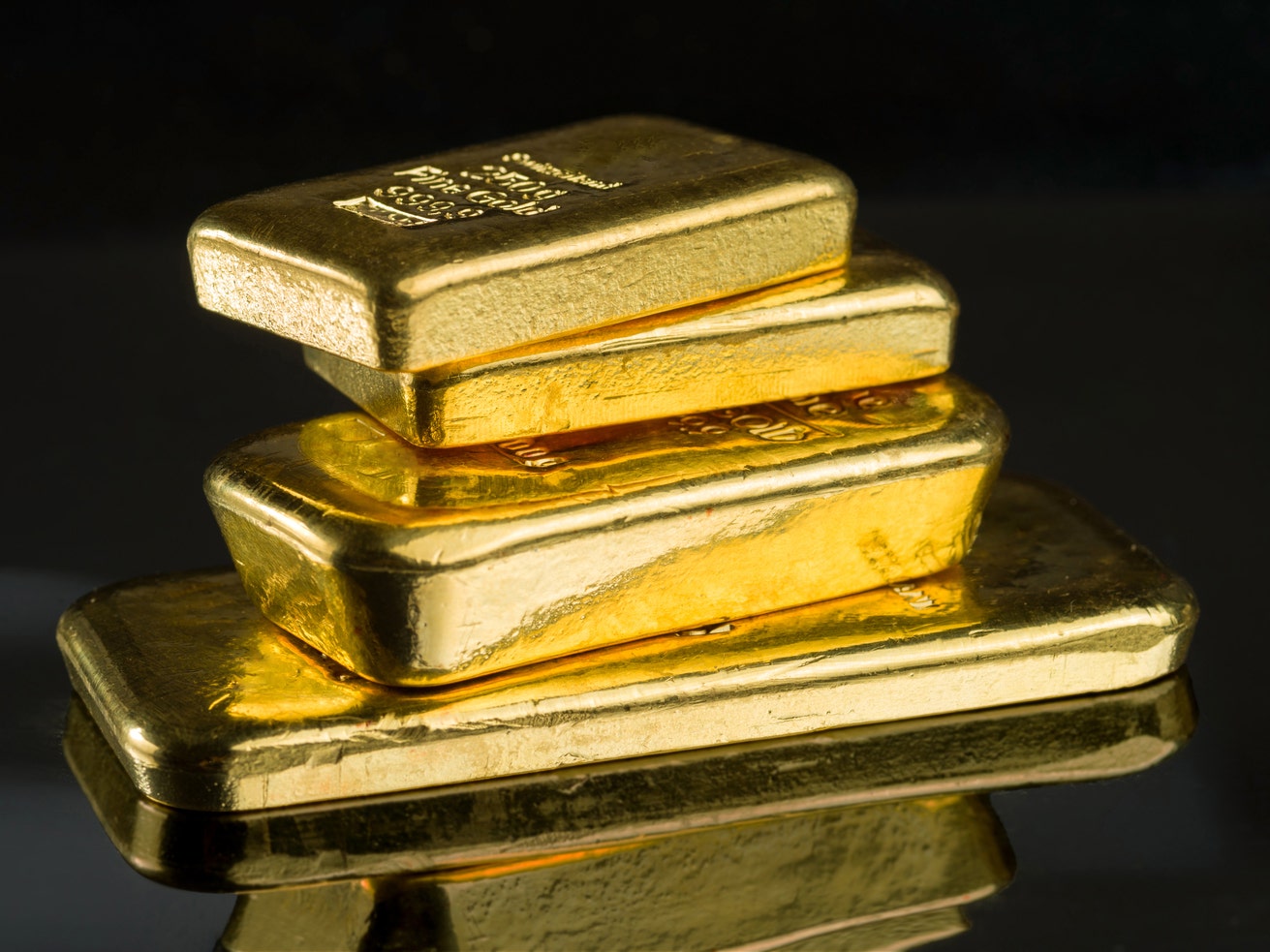 119 Gold Bar Side Stock Photos, High-Res Pictures, and Images - Getty Images
