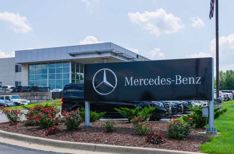 Mercedes-Benz Dealership