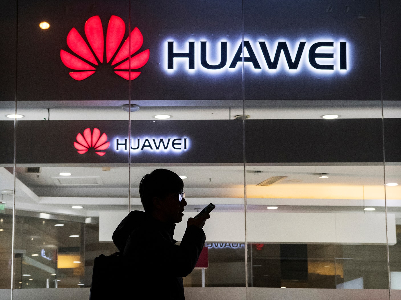 Huawei's Mate 60 Pro phone drives Chinese chip stocks rally amid 5G  speculation