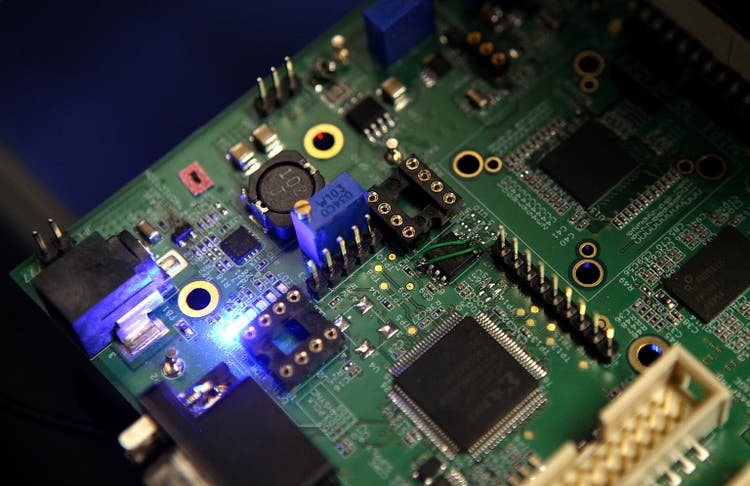 Samsung Highlights Mobile Products Using Its Thin Semiconductors