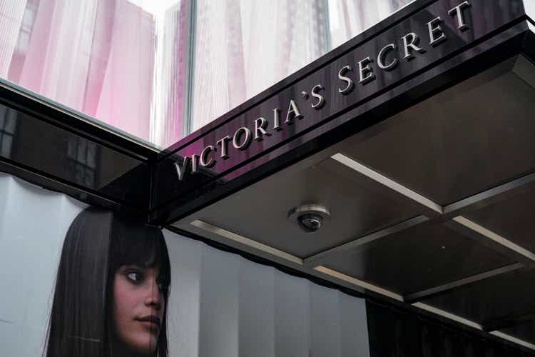 Victoria"s Secret To Close 53 Stores As Sales Drop 7 Percent In Last Quarter