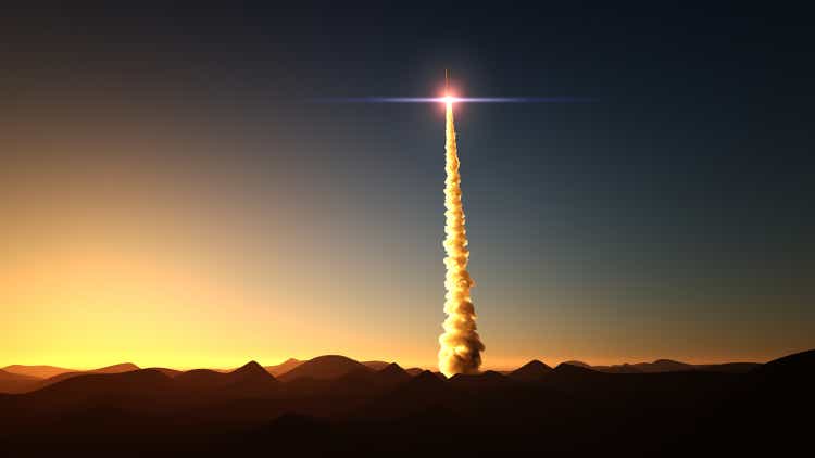 Raketenstart aus Wüste