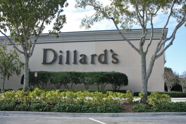 Dillard's points to decline in customer activity late in Q1 (NYSEDDS