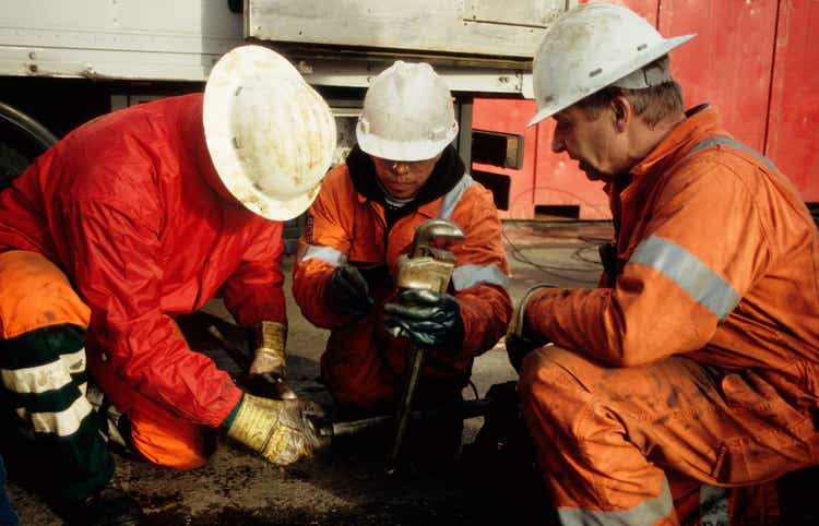 Roughnecks and wire line tools