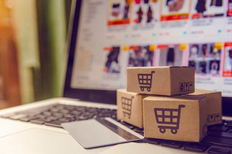 Adobe data shows online prices declining as holiday shopping season kicks in (NASDAQ:ADBE)