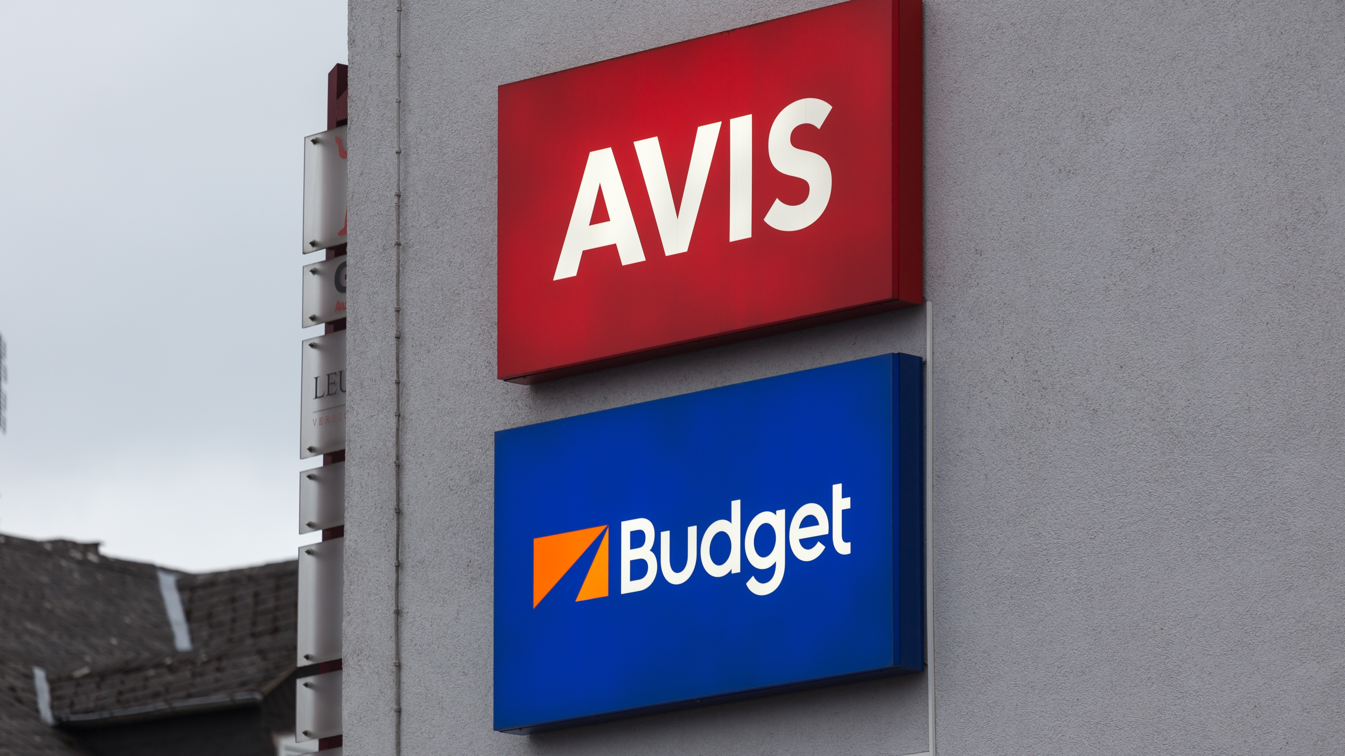 Avis Budget reports Q4 loss from massive impairment hit on Americas fleet;  CEO steps down | Seeking Alpha