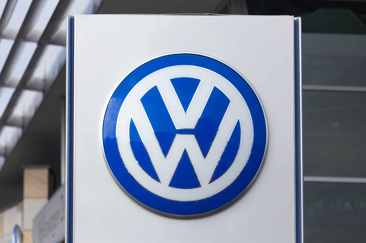 Volkswagen Financial services logo