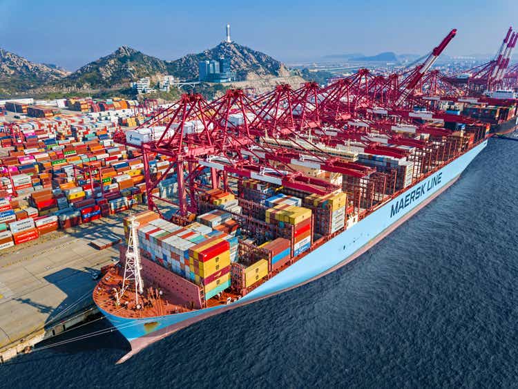 Container ship in Shanghai Port