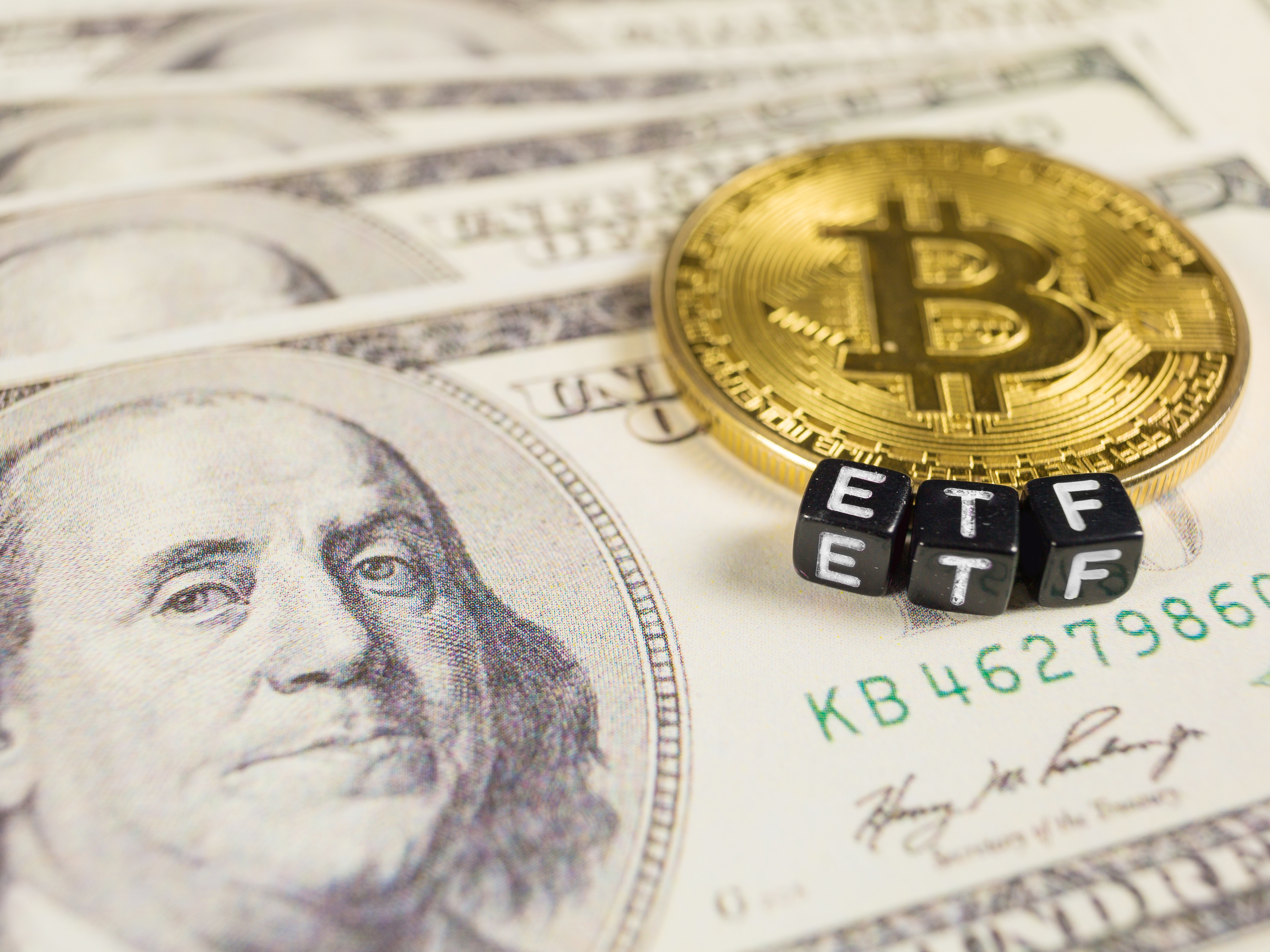 U.S. bitcoin ETFs off to a roaring start with $4.6B in trading volume |  Seeking Alpha