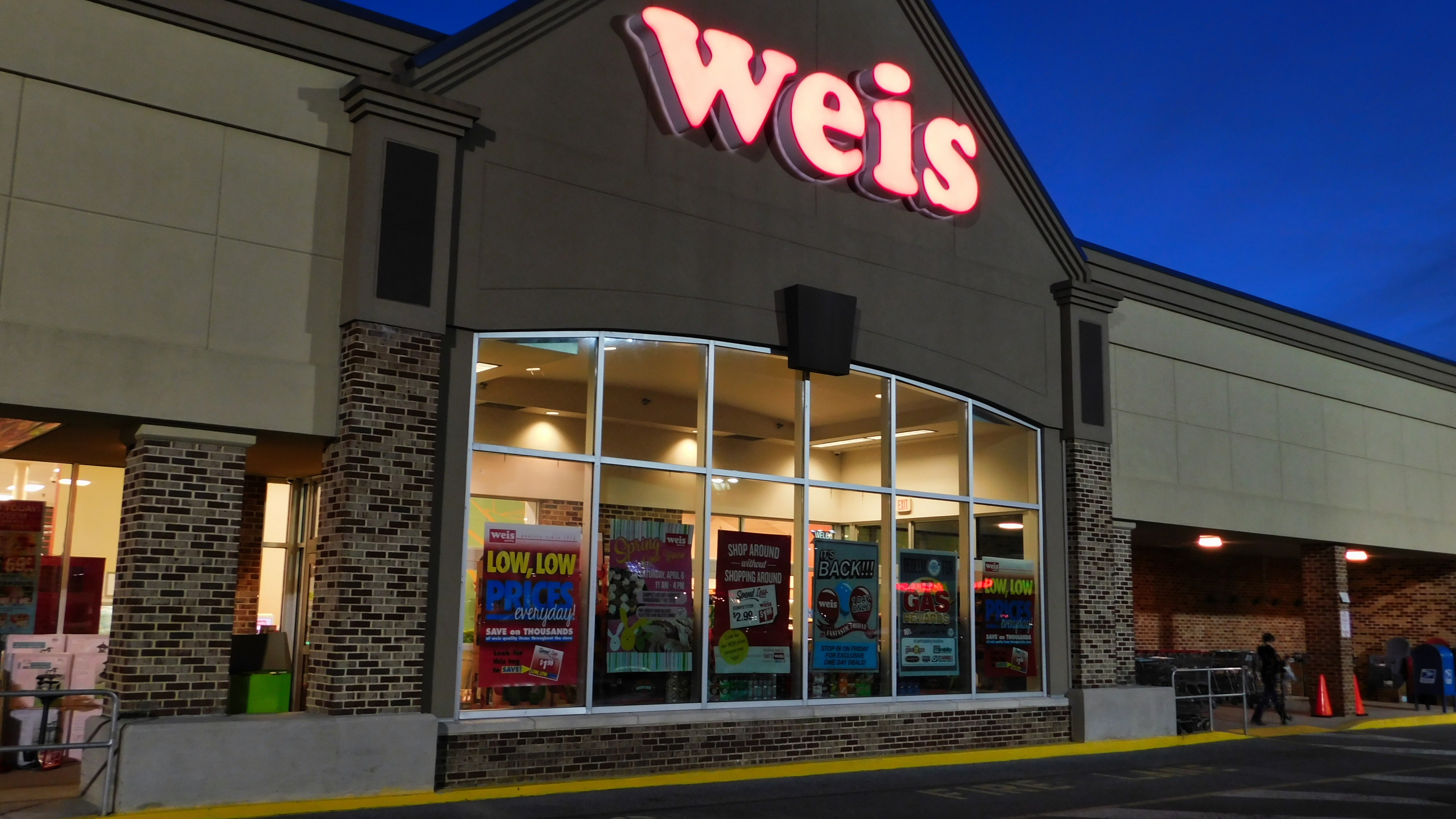 Sales at Weis Markets slow in third quarter