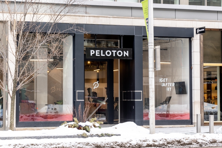 Tienda de peloton en el área de negocios Bloor-Yorkville en Toronto, Ontario, Canadá.