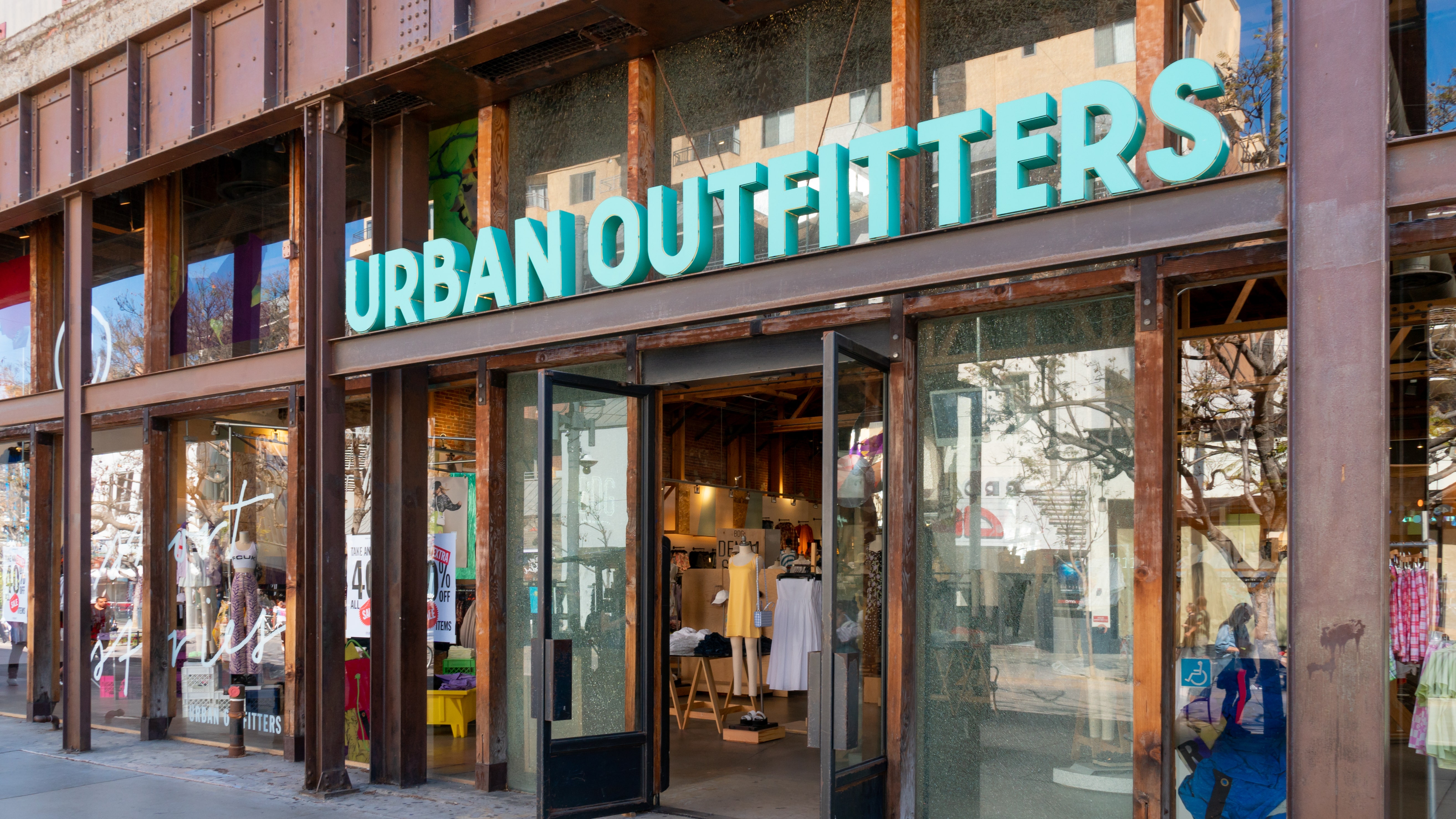 Urban Outfitters Wants Full-Time Employees to Work for Free