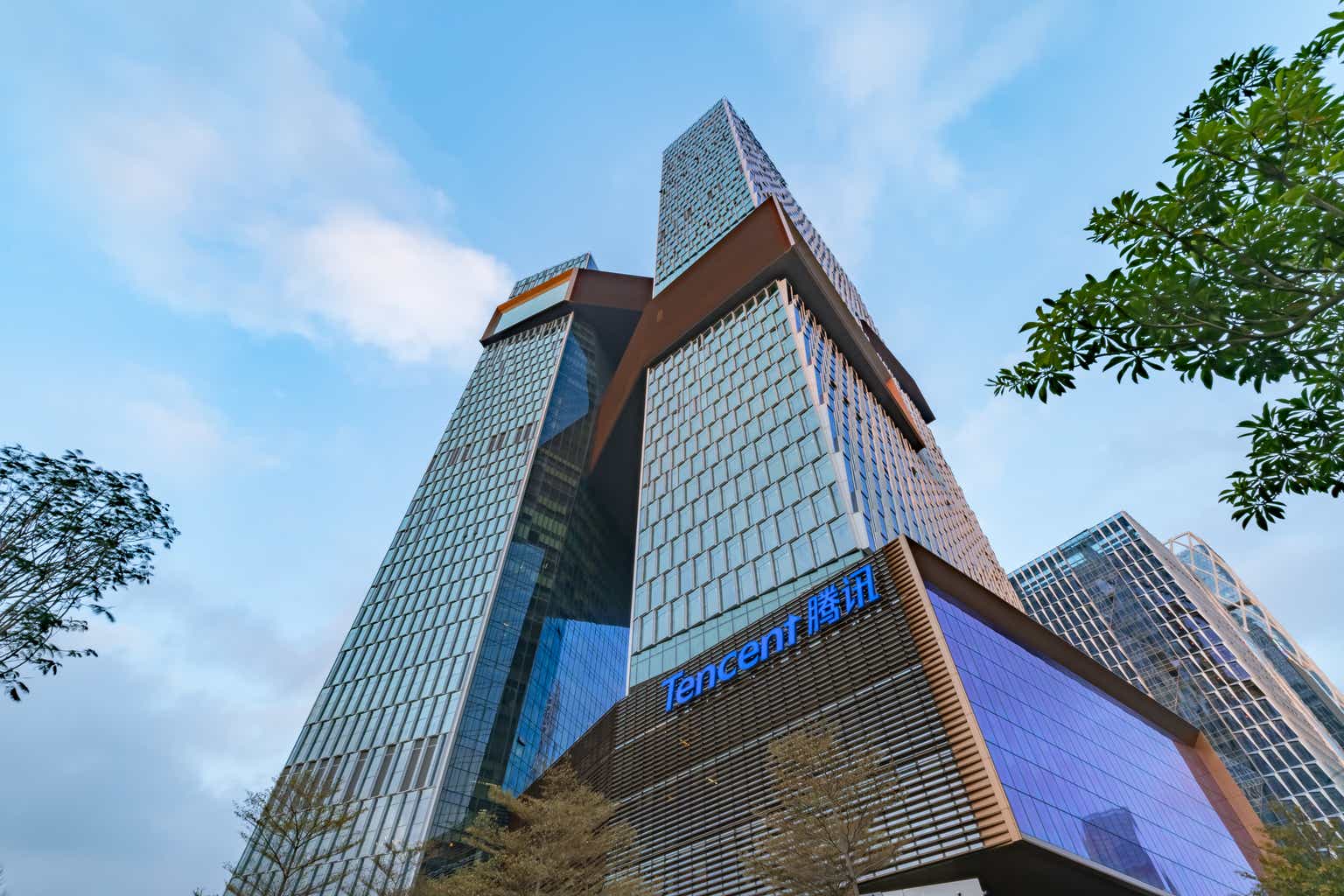 Tencent 1Q25: Growth Without Innovation, Betting On AI And E-Commerce Comebacks?