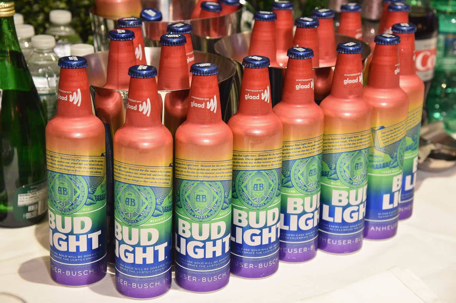 Beer giant AB InBev beats forecasts but Bud Light continues to drag