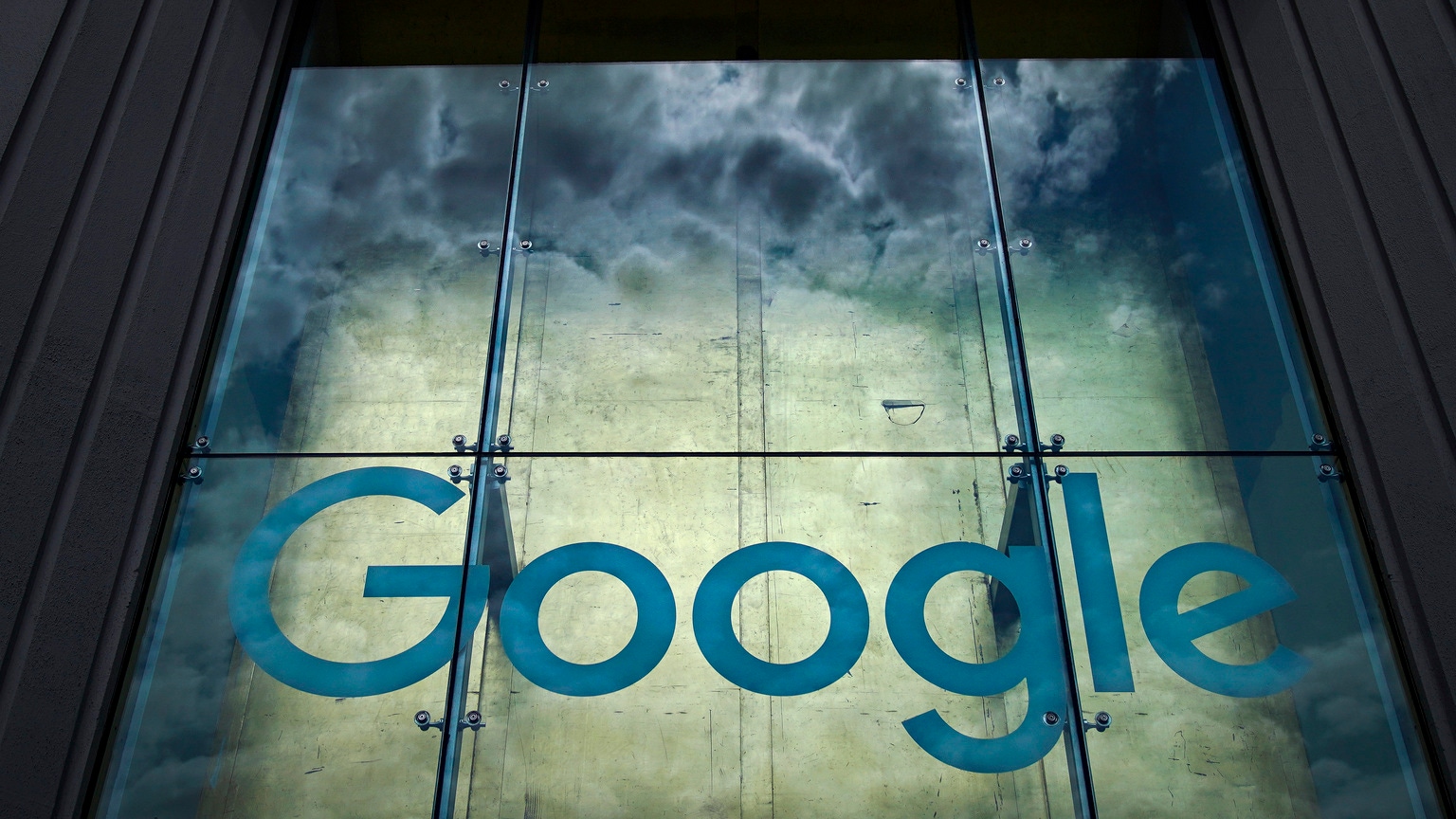 The Pros And Cons Of Investing In Google Stock (NASDAQ:GOOG) | Seeking Alpha
