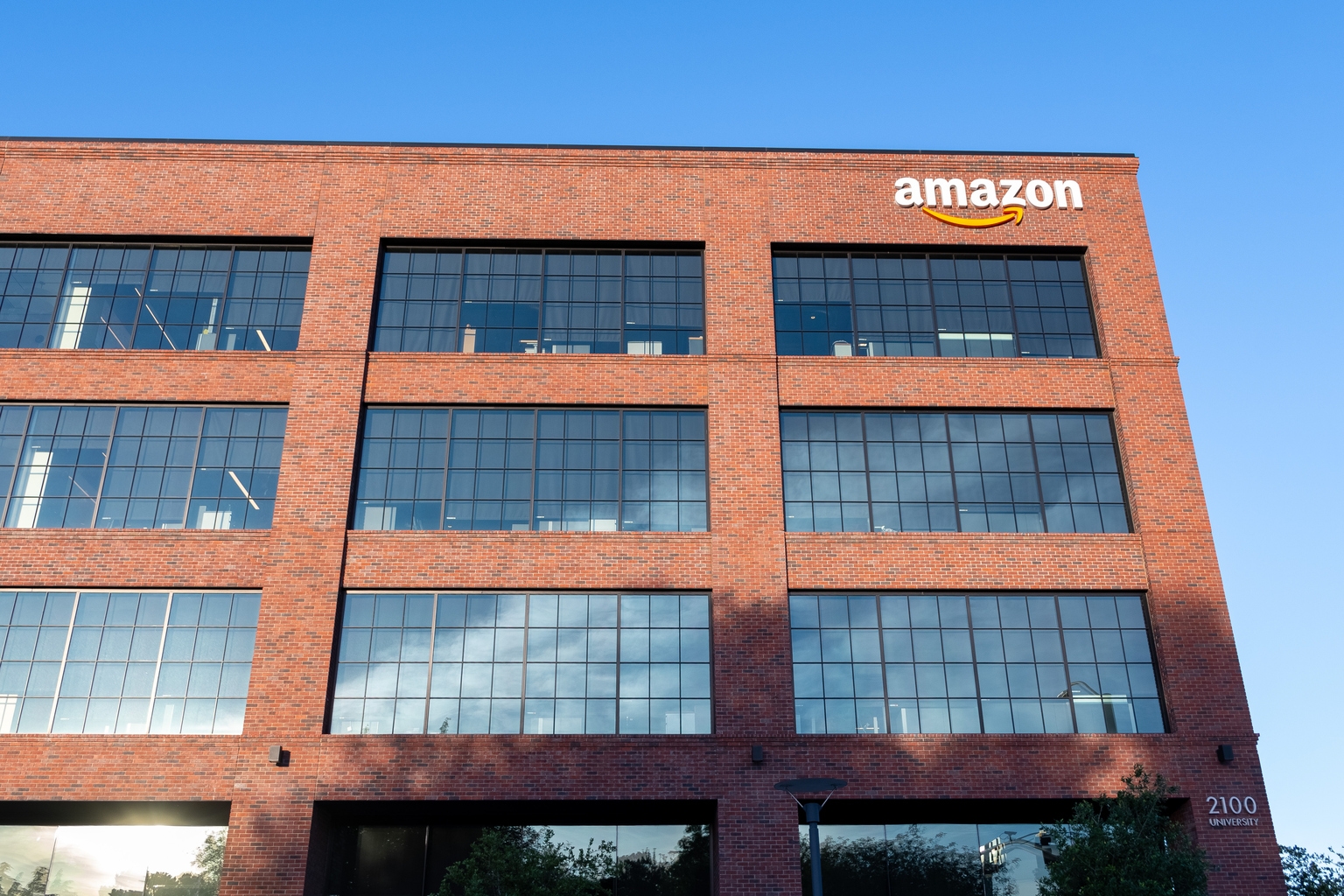 Amazon: AI Revenue Too Dependent On OpenAI And Anthropic (NASDAQ:AMZN)