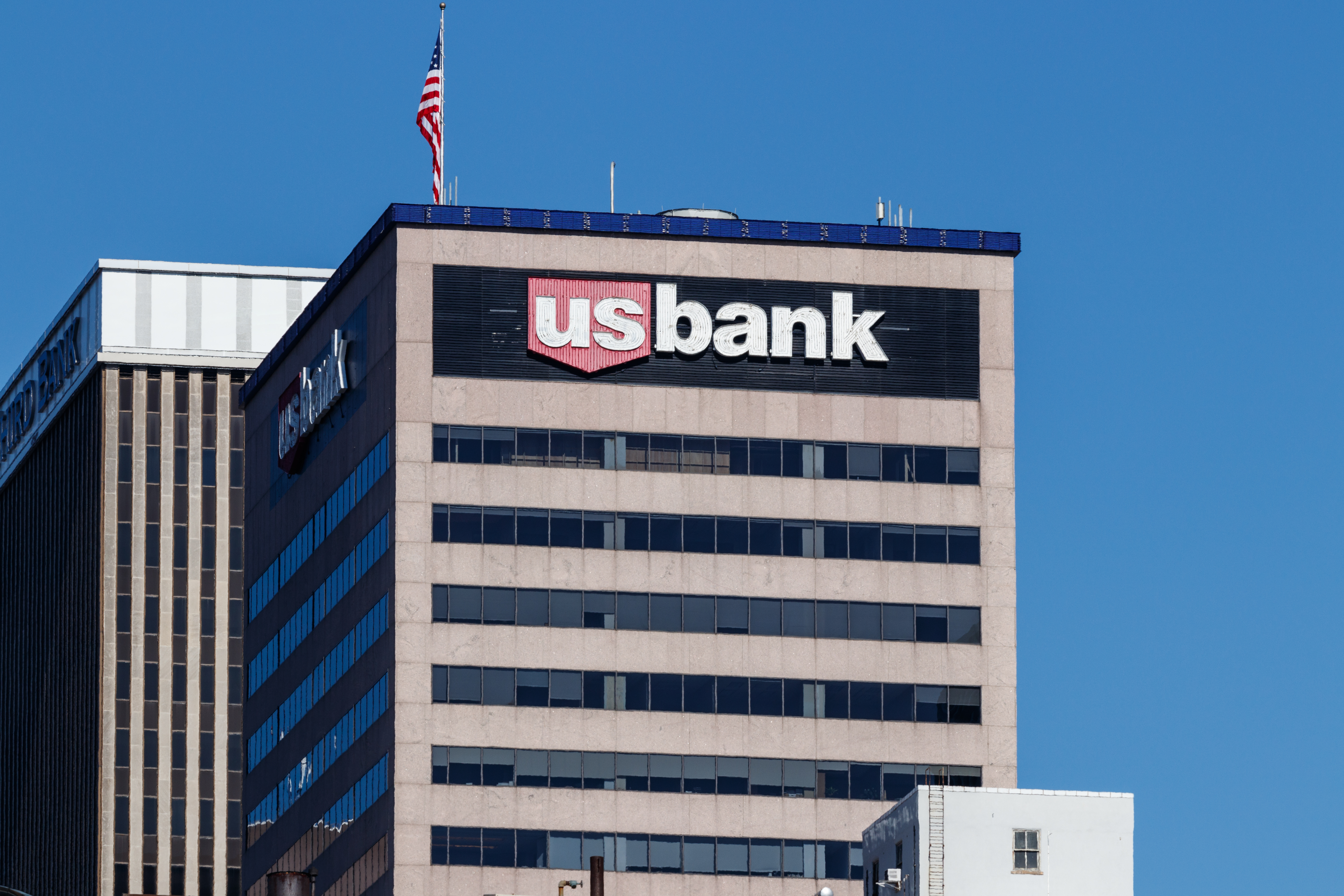 U.S. Bancorp's Closing Date Of MUFG Union Bank Acquisition Gets ...