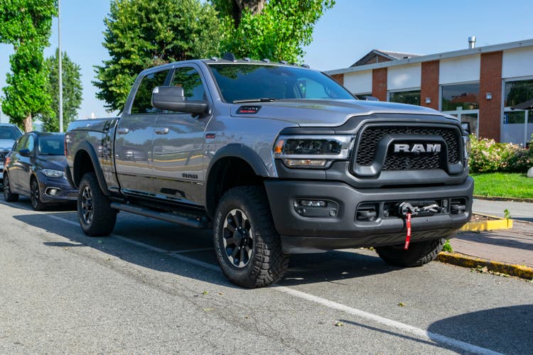 Ram 2500 Heavy Duty on the street