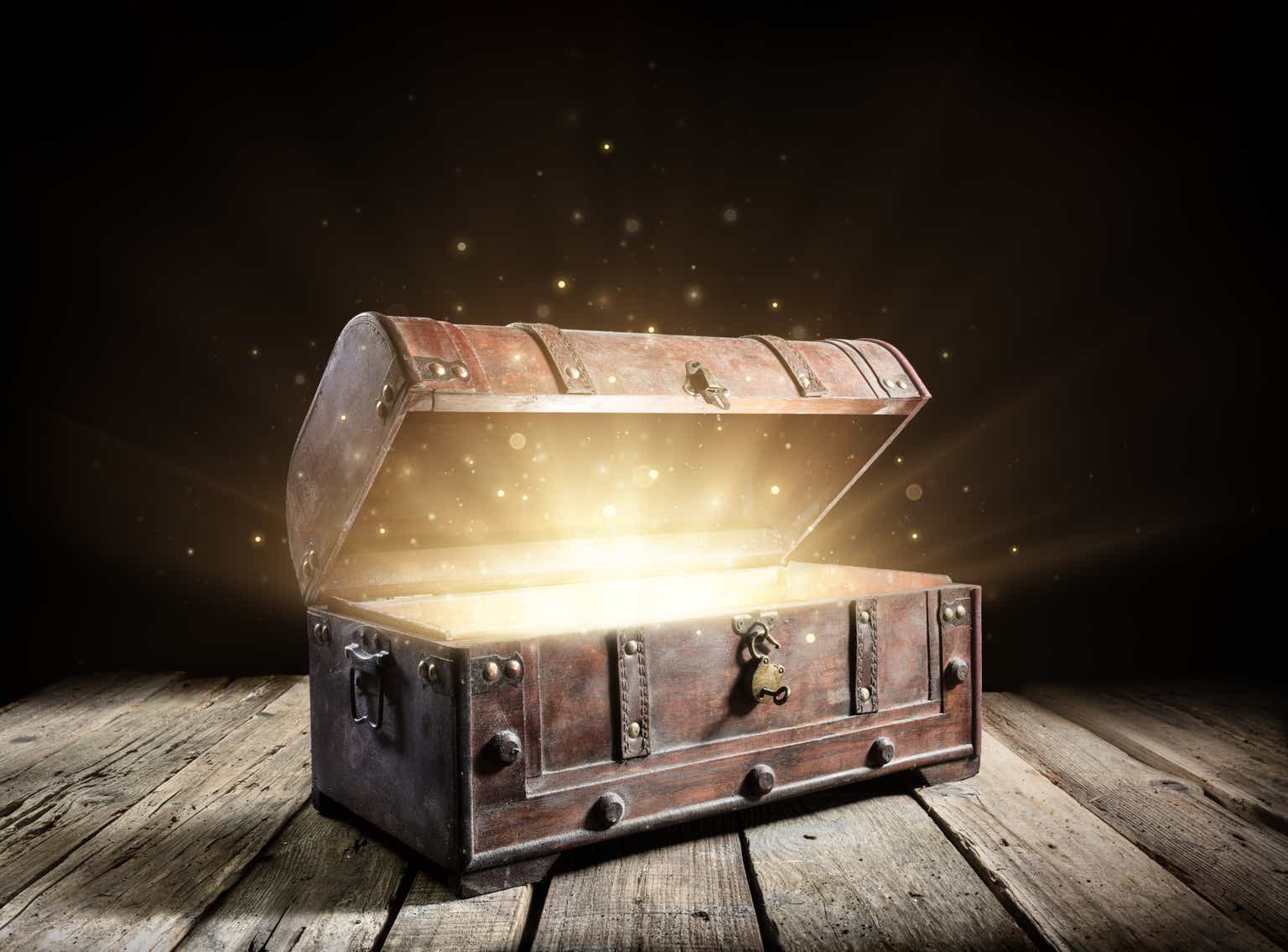 Treasure Chest Full Of Gold High-Res Stock Photo - Getty Images