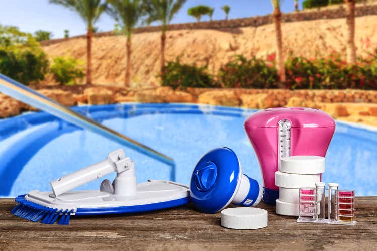 Equipment with chemical cleaning products and tools for the maintenance of the swimming pool
