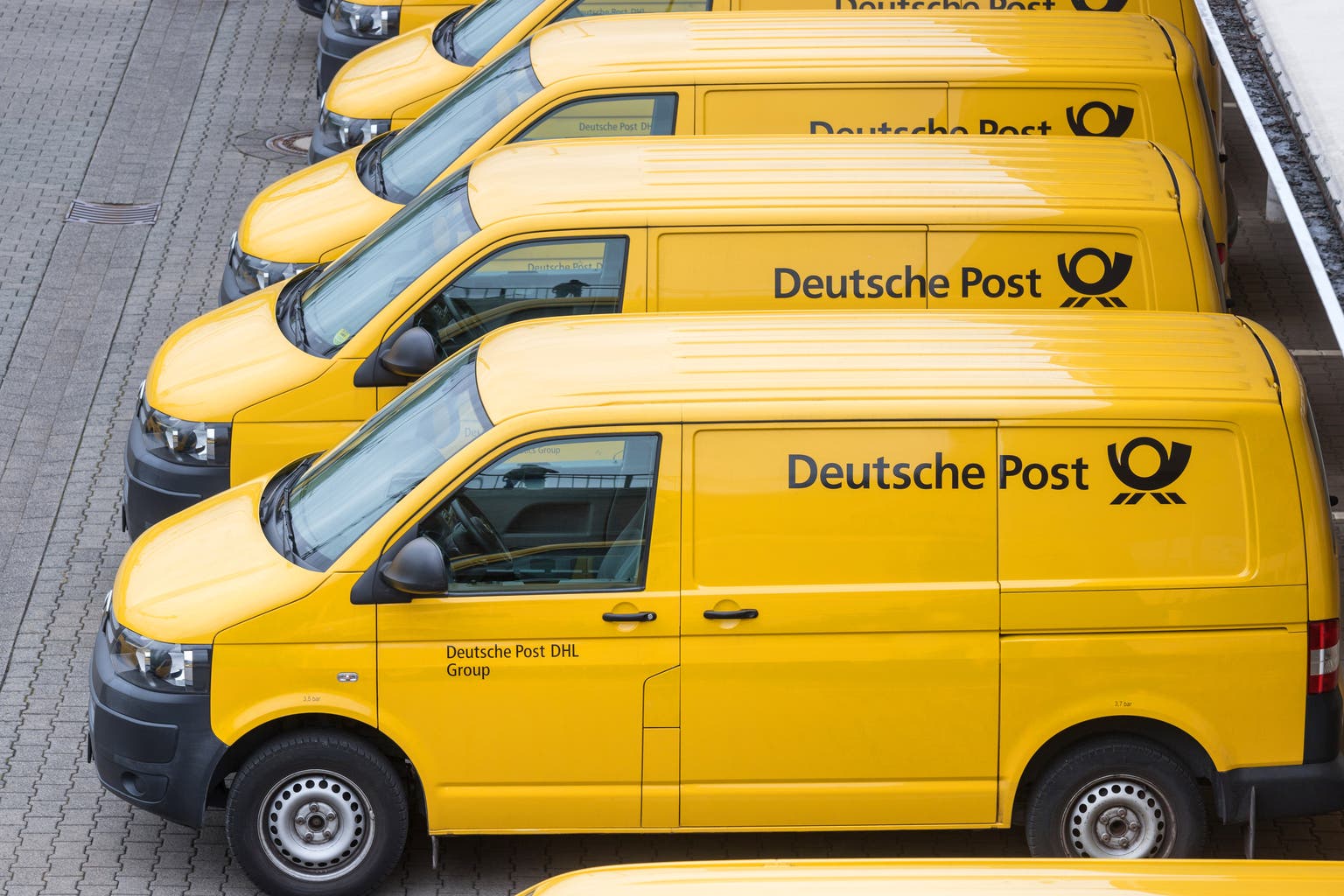 Deutsche Post Stock: Long-Term Buy Despite Tariffs Uncertainties (OTCMKTS:DHLGY)