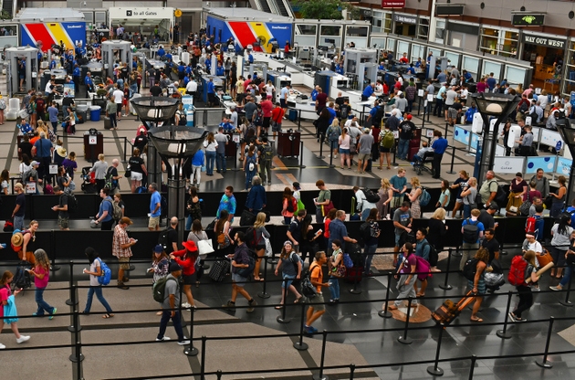 Airline CEOs Urge Congress to End Shutdown as TSA Staffing Strains Airports
