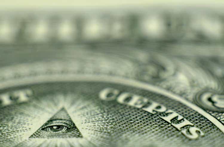 Selective focus on the Eye of Providence