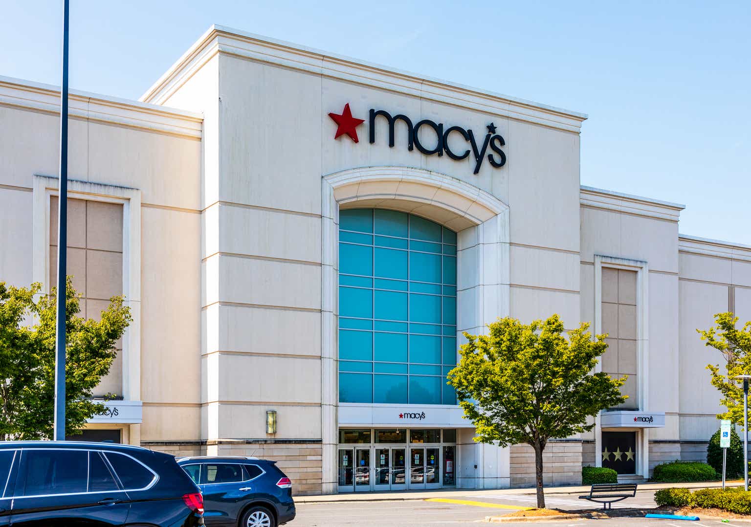 Macy's Q2 results: Weak sales and credit card risks mean trouble (NYSE:M)