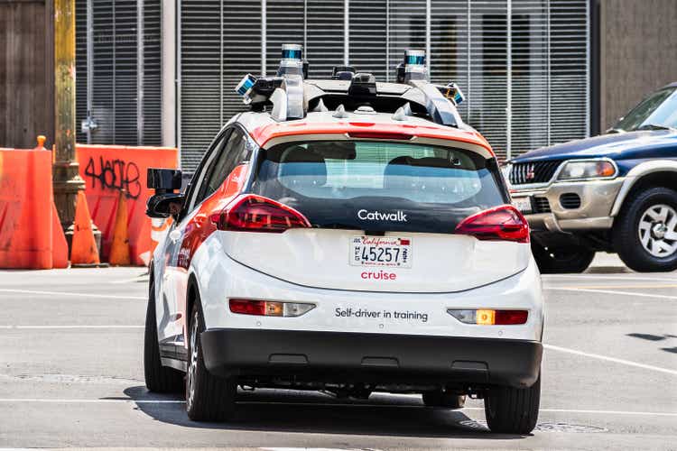 Cruise (owned by General Motors) self-driving vehicle performing tests in San Francisco