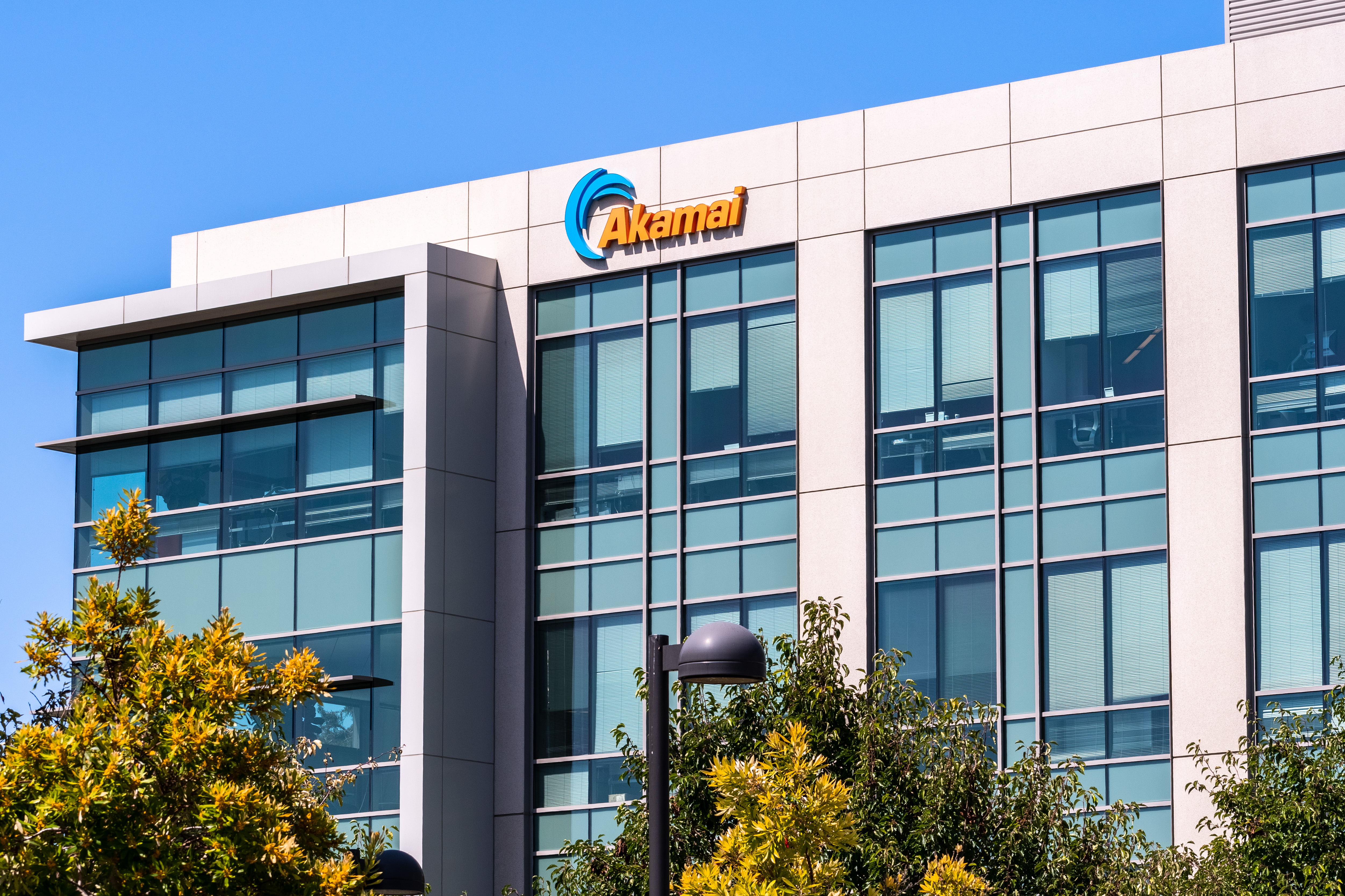 seekingalpha.com - Analysis Fundamental - Akamai's Anthropic Deal Changes Everything, But The Real Opportunity Is Overlooked (AKAM)