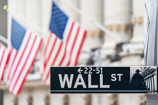 Wall Street trades mixed as the Nasdaq notches a new all - time high