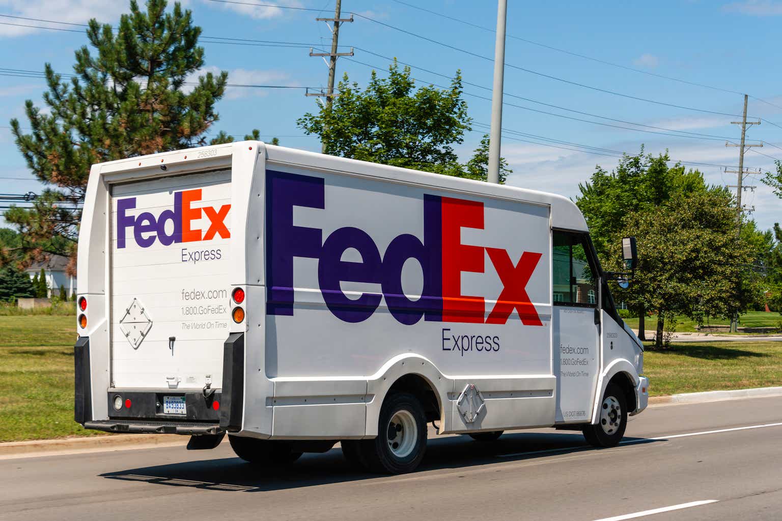FedEx: Logistics Leader On Generational Discount After Price Plummet