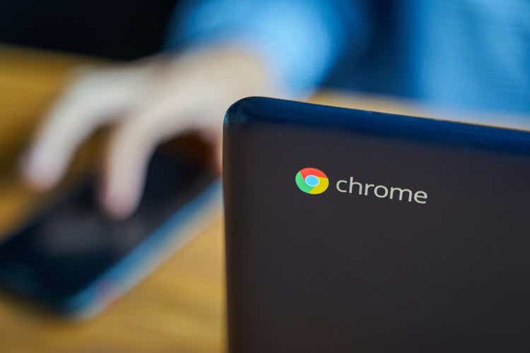 Google implements AI features into new Chromebooks