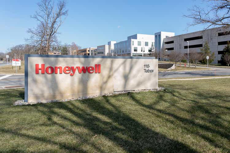 Honeywell sign and building at its headquarters in New Jersey.