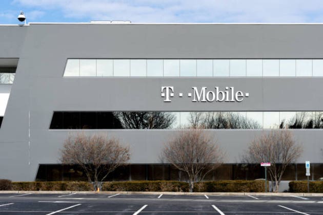 T-Mobile, 2분기 이익이 예상치를 상회했음에도 후불제 계정 증가 둔화로 하락 대표 이미지