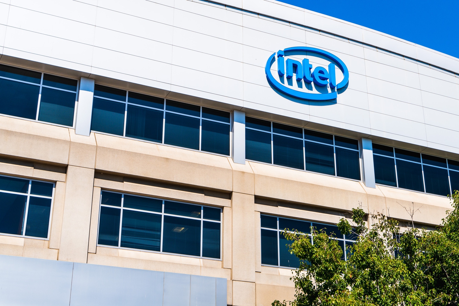 Why Intel Stock Is Cheap Under $100 (NASDAQ:INTC)